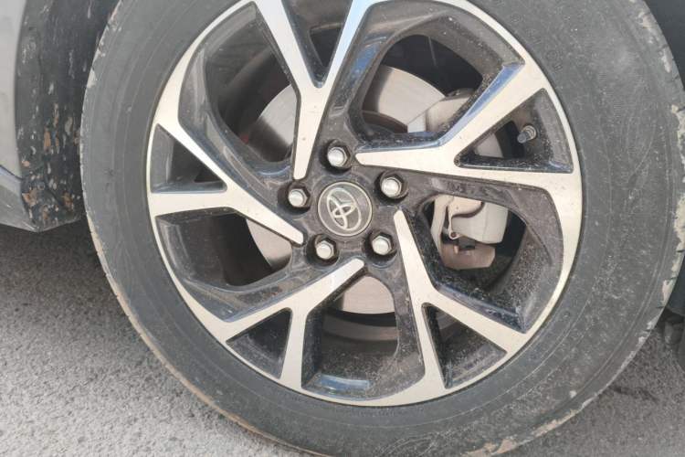 Used Toyota C-HR 2020 2.0L Leading Edition Right Front Wheel Hub