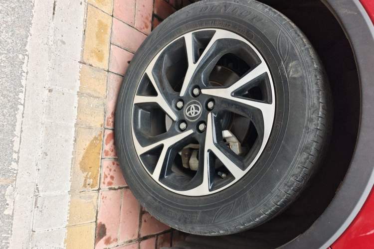 Used Toyota C-HR 2020 2.0L Leading Edition Right Front Wheel Hub