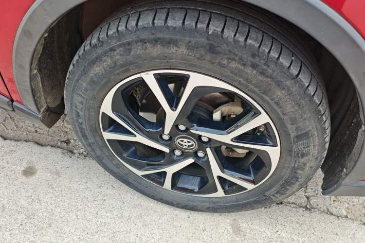 Used Toyota C-HR 2020 2.0L Comfort Edition Right Front Wheel Hub