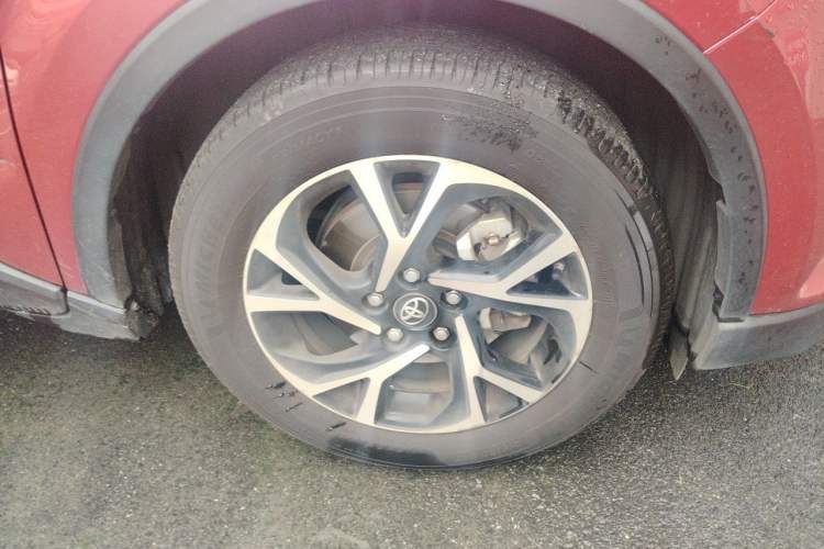 Used Toyota C-HR 2020 2.0L Luxury Edition Right Front Wheel Hub