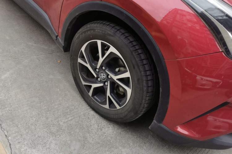 Used Toyota C-HR 2020 2.0L Leading Edition Right Front Wheel Hub