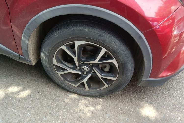 Used Toyota C-HR 2020 2.0L Leading Edition Right Front Wheel Hub