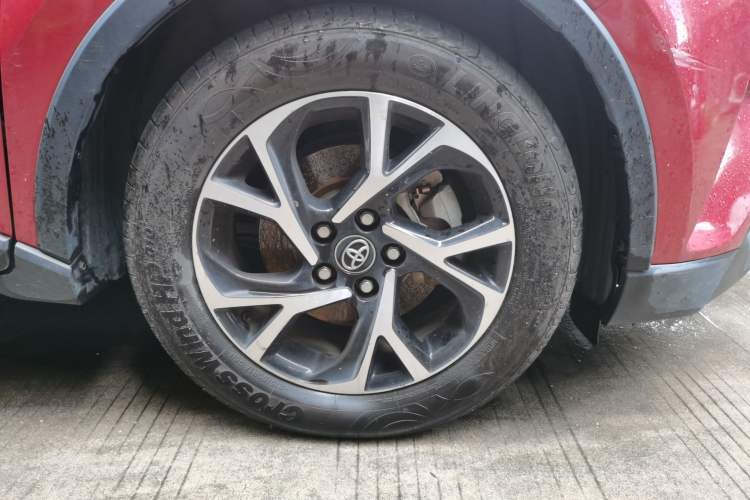 Used Toyota C-HR 2020 2.0L Leading Edition Right Front Wheel Hub