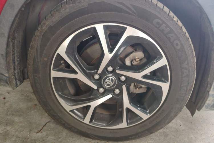 Used Toyota C-HR 2020 2.0L Leading Edition Right Front Wheel Hub