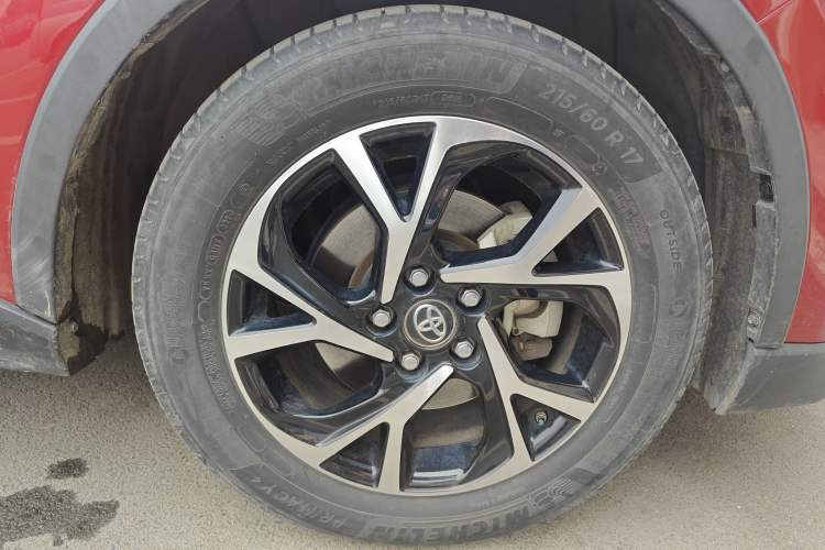 Used Toyota C-HR 2020 2.0L Comfort Edition Right Front Wheel Hub