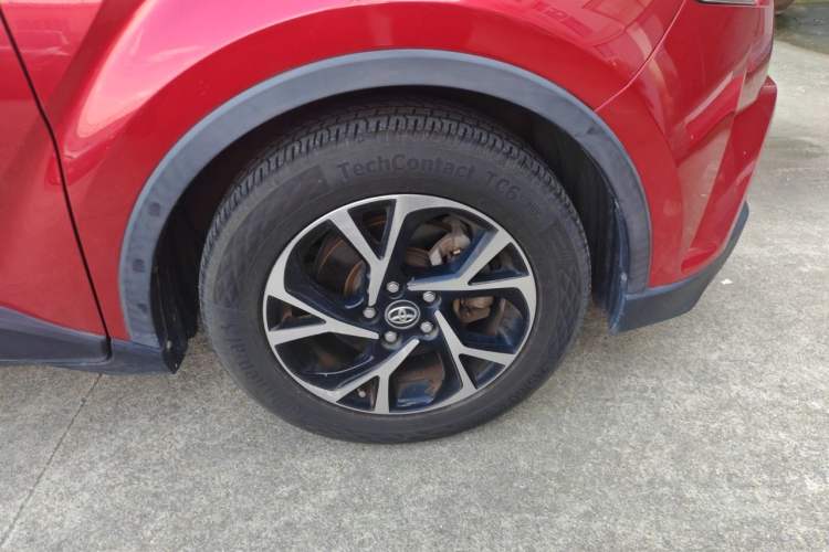 Used Toyota C-HR 2020 2.0L Luxury Edition Right Front Wheel Hub