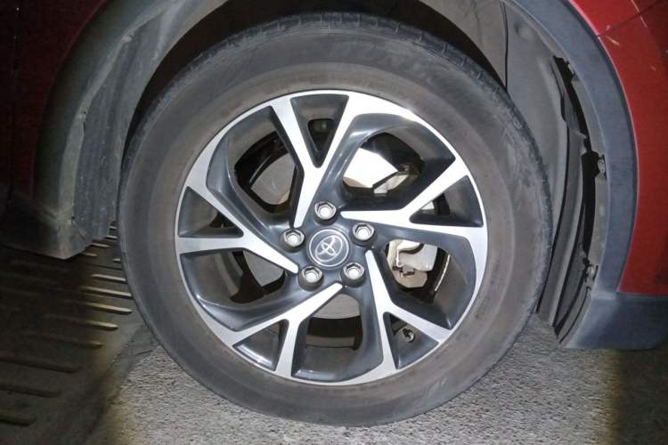 Used Toyota C-HR 2020 2.0L Leading Edition Right Front Wheel Hub