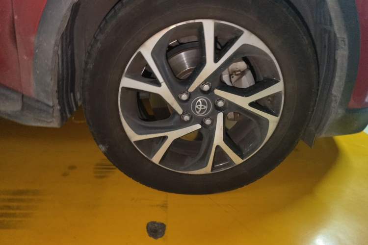 Used Toyota C-HR 2020 2.0L Comfort Edition Right Front Wheel Hub