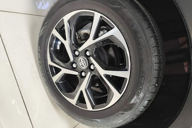 Used Toyota C-HR 2020 2.0L Luxury Edition Right Rear Wheel Hub
