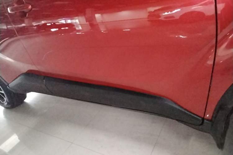 Used Toyota C-HR 2020 2.0L Leading Edition Right Side Sill