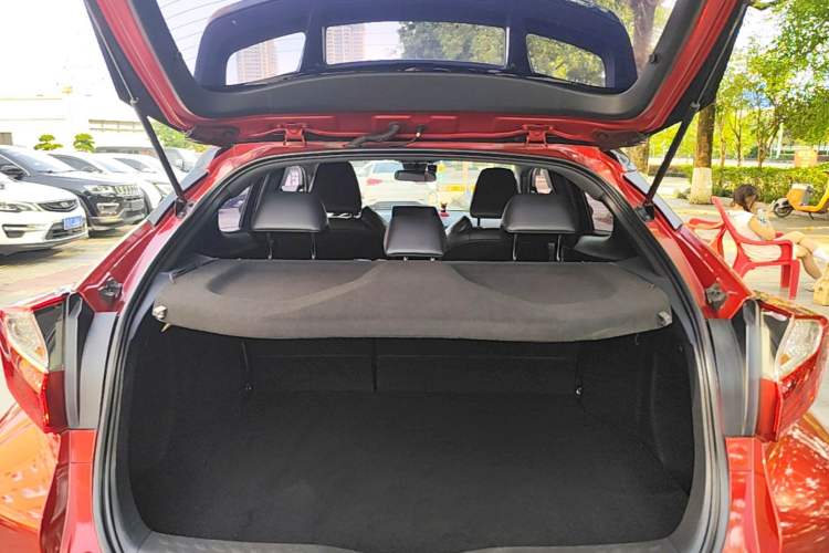 Used Toyota C-HR 2020 2.0L Leading Edition Trunk
