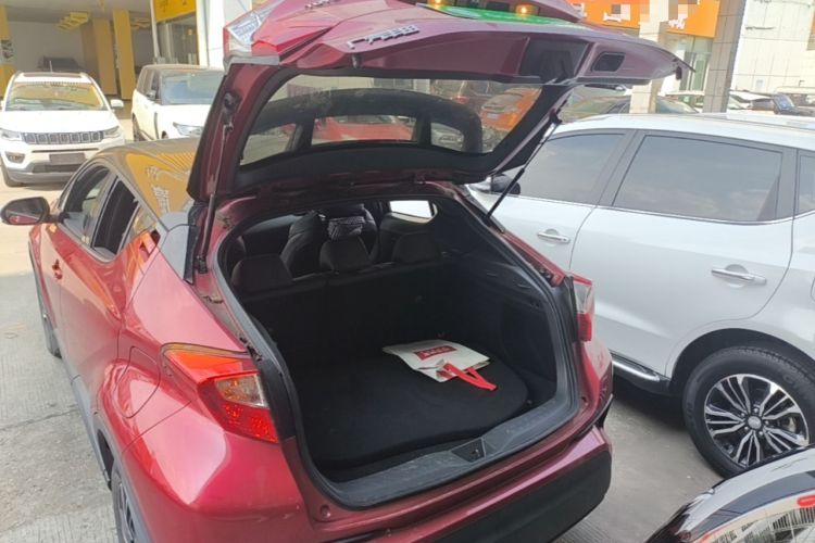 Used Toyota C-HR 2020 2.0L Leading Edition Trunk