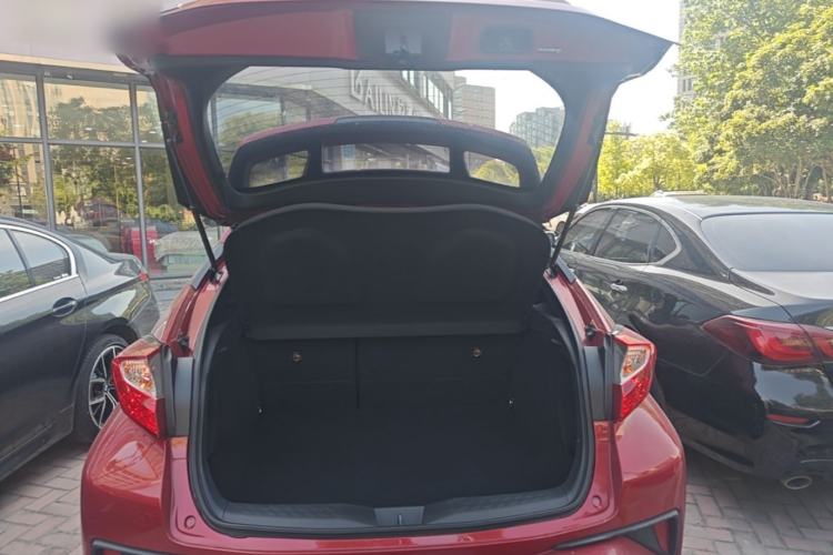Used Toyota C-HR 2020 2.0L Leading Edition Trunk