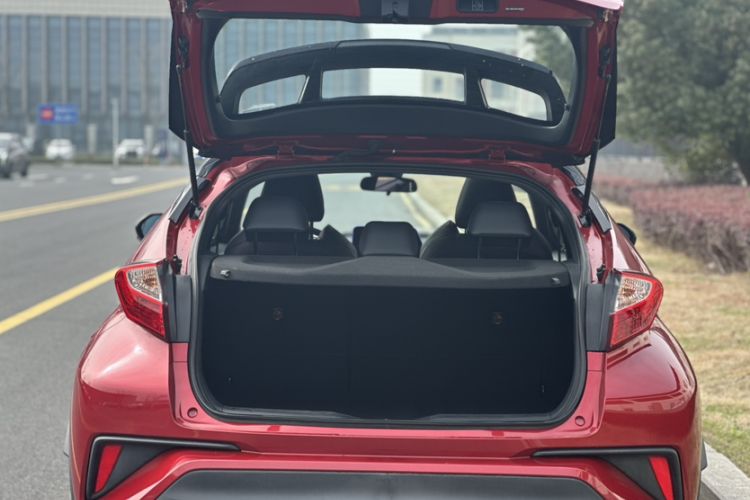 Used Toyota C-HR 2020 2.0L Leading Edition Trunk