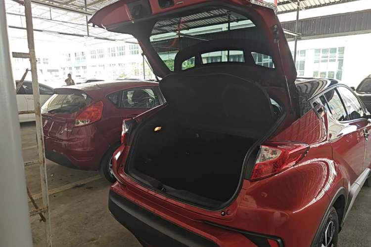 Used Toyota C-HR 2020 2.0L Leading Edition Trunk