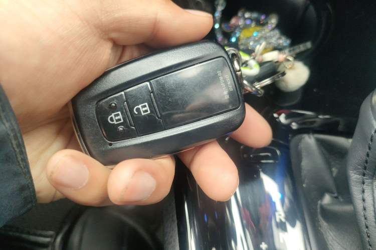 Used Toyota C-HR 2020 2.0L Luxury Edition Vehicle Key