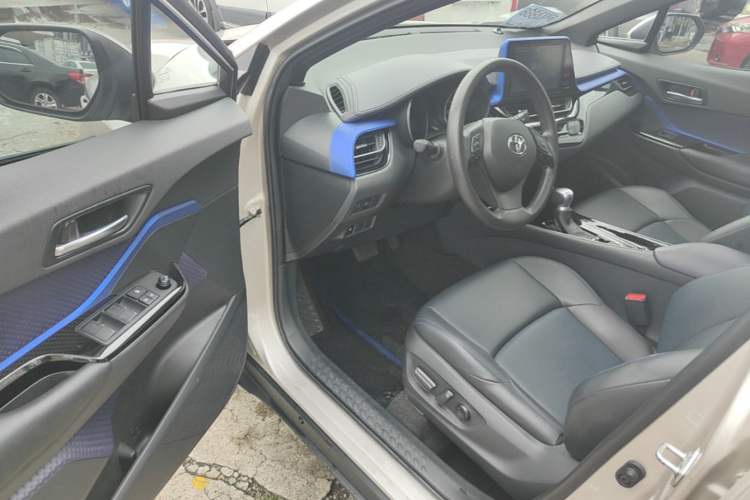 Used Toyota C-HR 2020 2.0L Leading Edition Driver Seat