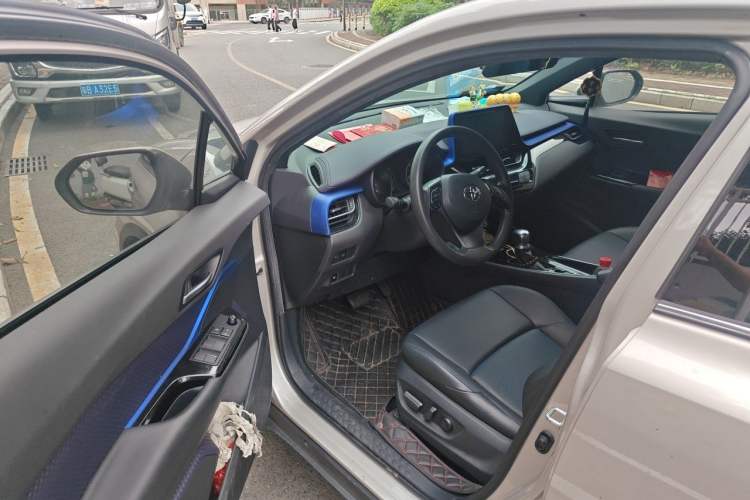 Used Toyota C-HR 2020 2.0L Leading Edition Driver Seat
