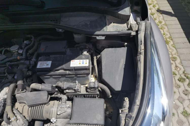 Used Toyota C-HR 2020 2.0L Leading Edition Engine Bay Left