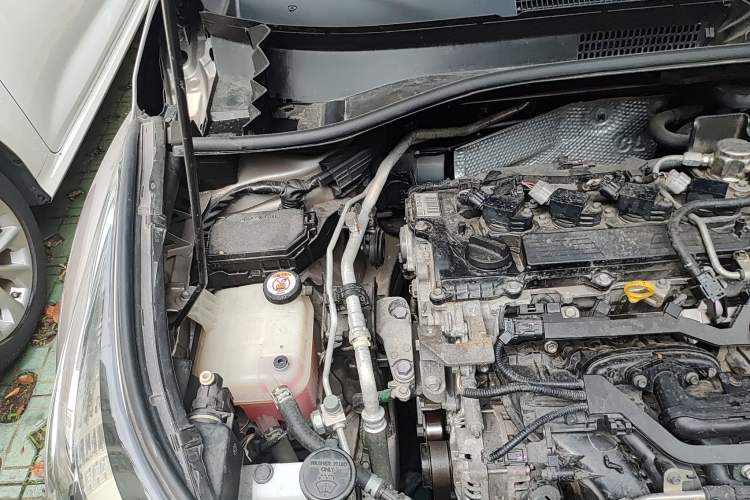 Used Toyota C-HR 2020 2.0L Elite Edition Engine Bay Right