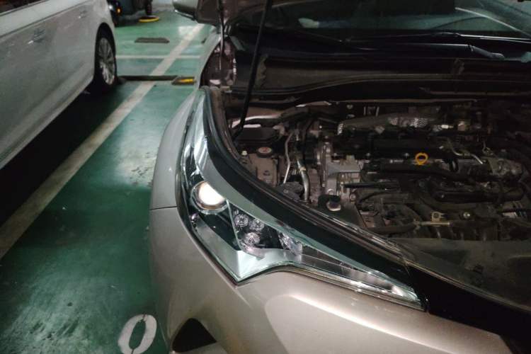 Used Toyota C-HR 2020 2.0L Leading Edition Engine Bay Right
