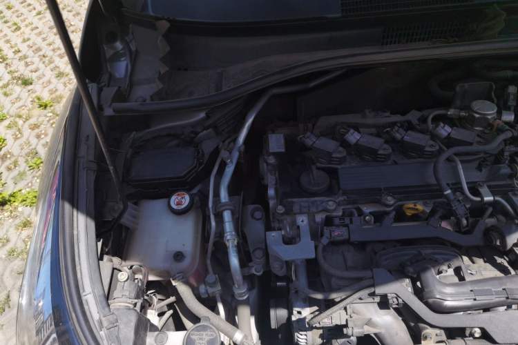 Used Toyota C-HR 2020 2.0L Leading Edition Engine Bay Right