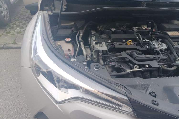 Used Toyota C-HR 2020 2.0L Leading Edition Engine Bay Right