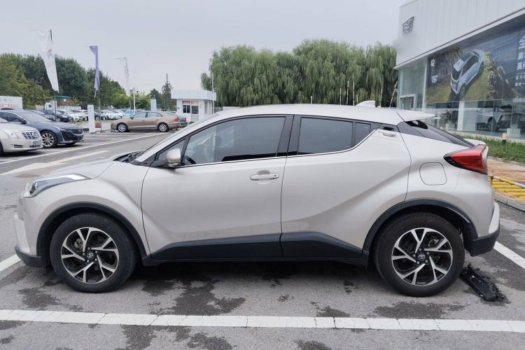 Used Toyota C-HR 2020 2.0L Leading Edition Exterior 3