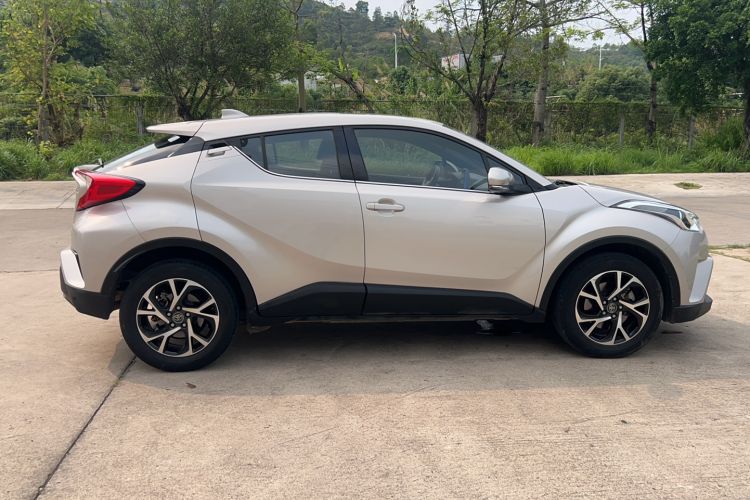 Used Toyota C-HR 2020 2.0L Leading Edition Exterior 3