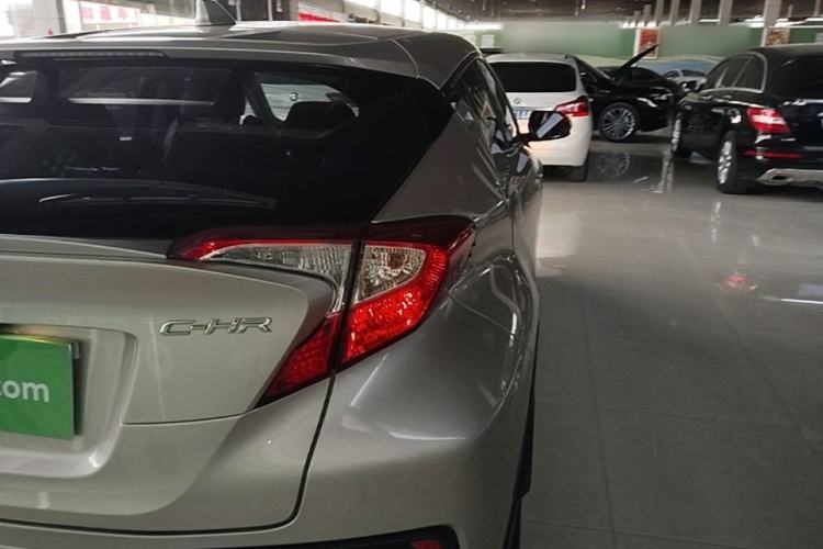 Used Toyota C-HR 2020 2.0L Leading Edition Exterior 3