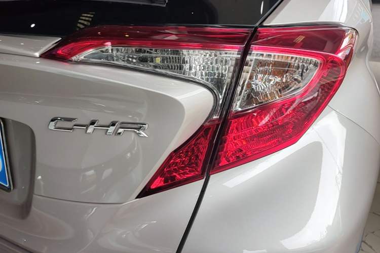 Used Toyota C-HR 2020 2.0L Leading Edition Exterior 3