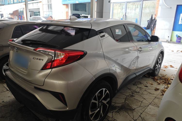 Used Toyota C-HR 2020 2.0L Leading Edition Exterior 3