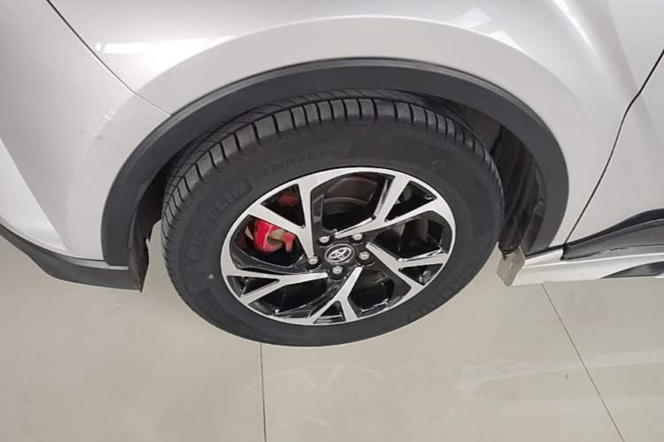 Used Toyota C-HR 2020 2.0L Leading Edition Exterior 4