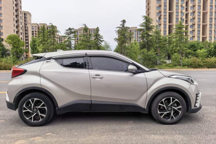 Used Toyota C-HR 2020 2.0L Leading Edition Exterior 6
