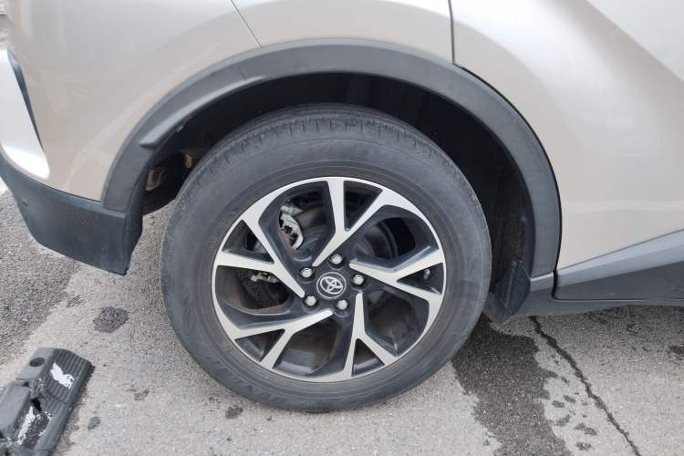 Used Toyota C-HR 2020 2.0L Leading Edition Exterior 8