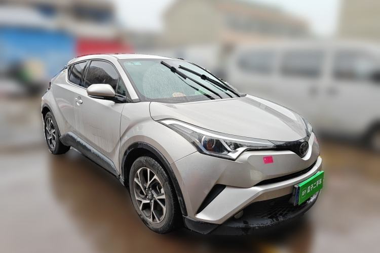 Used Toyota C-HR 2020 2.0L Leading Edition Front Right 45 Deg
