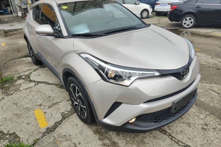 Used Toyota C-HR 2020 2.0L Leading Edition Front Right 45 Deg