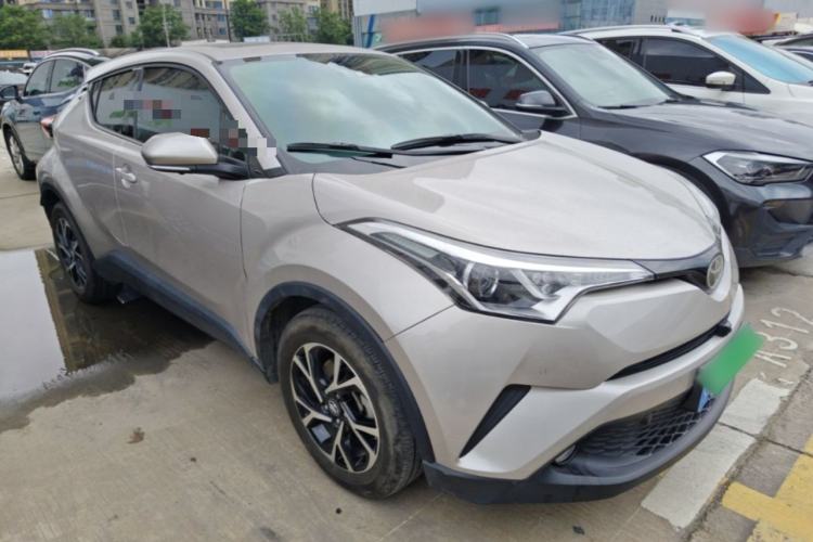 Used Toyota C-HR 2020 2.0L Leading Edition Front Right 45 Deg