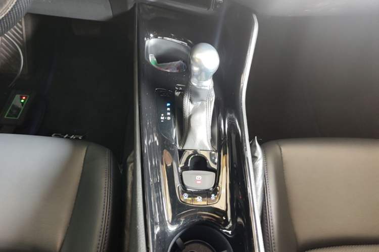 Used Toyota C-HR 2020 2.0L Leading Edition Gear Lever