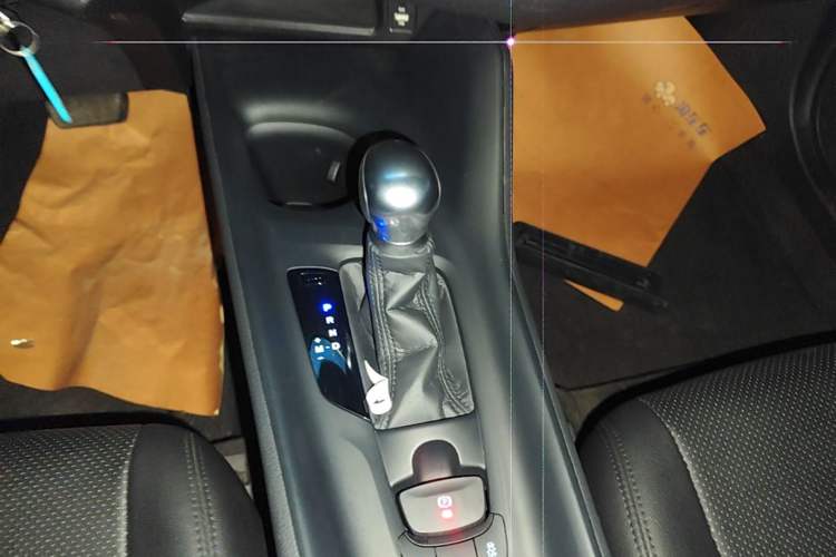 Used Toyota C-HR 2020 2.0L Elite Edition Gear Lever