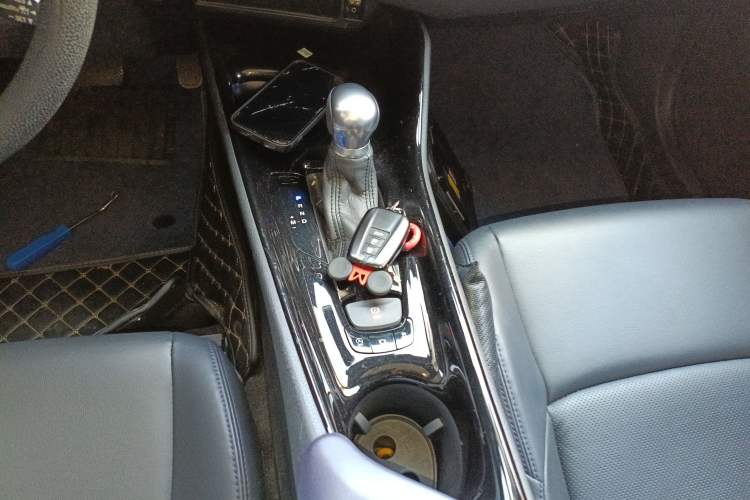 Used Toyota C-HR 2020 2.0L Leading Edition Gear Lever
