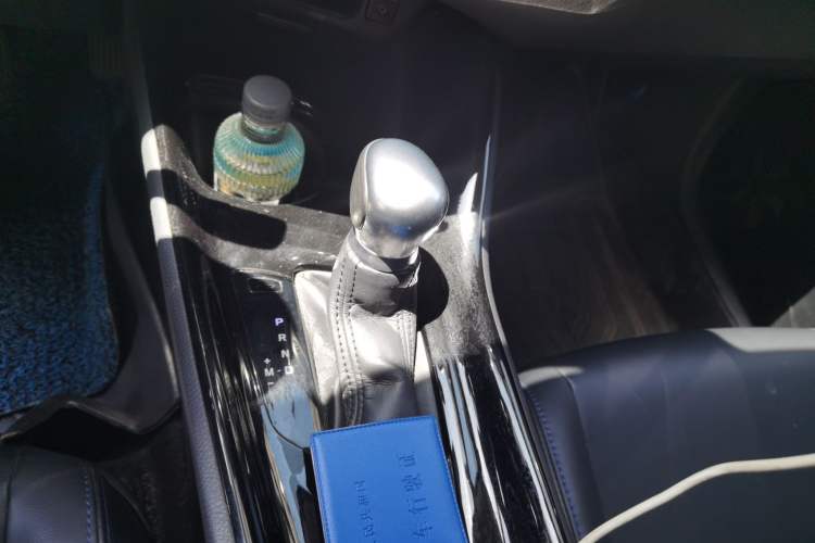 Used Toyota C-HR 2020 2.0L Leading Edition Gear Lever