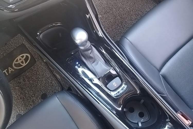 Used Toyota C-HR 2020 2.0L Leading Edition Gear Lever