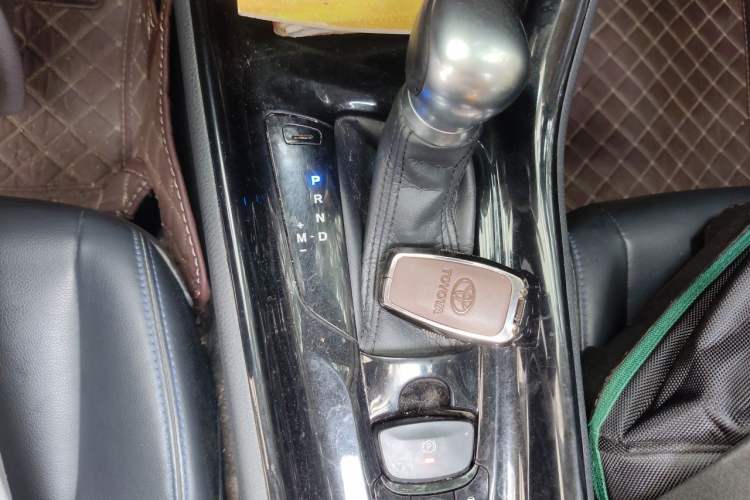 Used Toyota C-HR 2020 2.0L Leading Edition Gear Lever