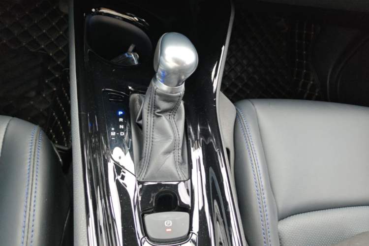 Used Toyota C-HR 2020 2.0L Leading Edition Gear Lever