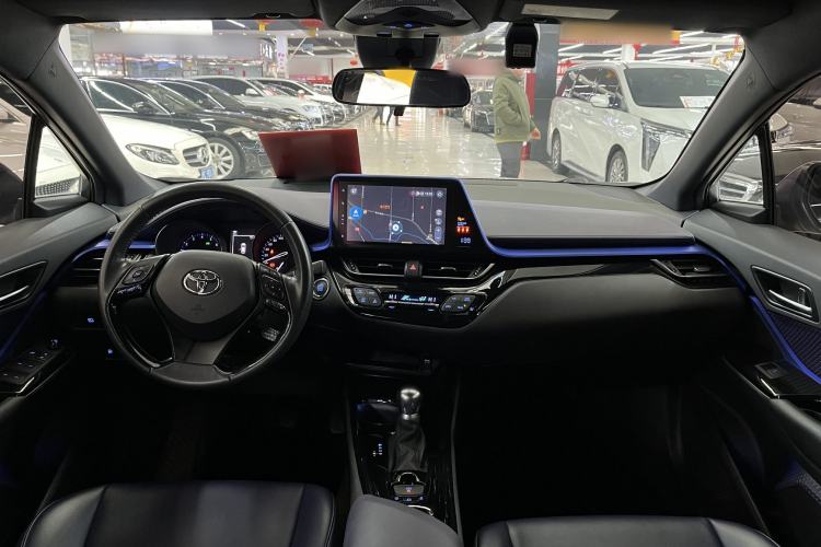 Used Toyota C-HR 2020 2.0L Luxury Edition Interior 1