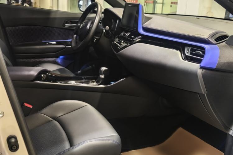 Used Toyota C-HR 2020 2.0L Leading Edition Interior 1
