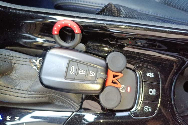 Used Toyota C-HR 2020 2.0L Leading Edition Interior 1