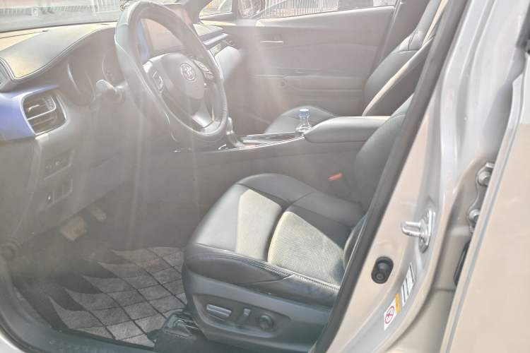 Used Toyota C-HR 2020 2.0L Leading Edition Interior 1