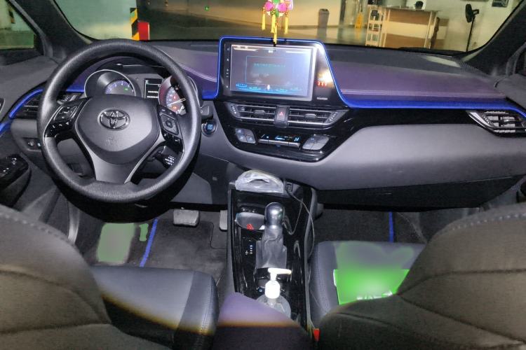Used Toyota C-HR 2020 2.0L Leading Edition Interior 2